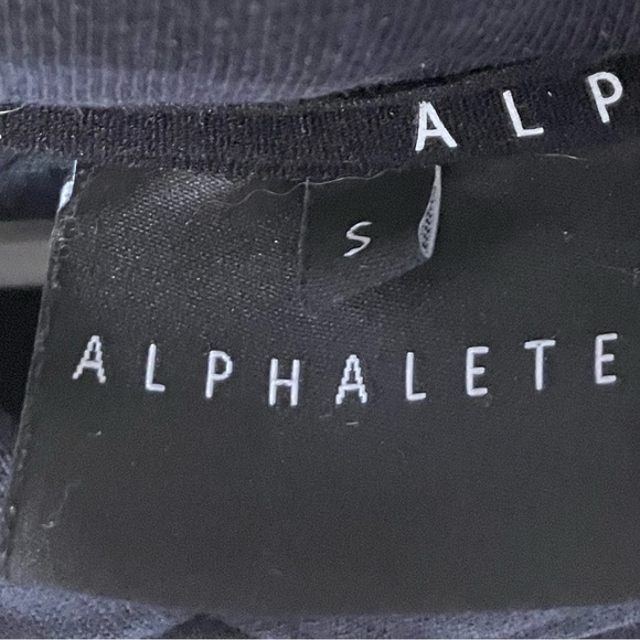 Alphalete cropped camo Hoodie NWOT size Small athletic wear - Picture 3 of 7